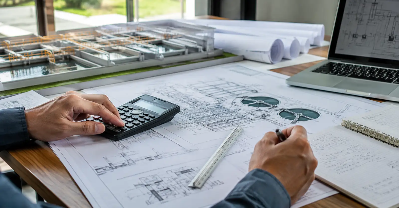 Cálculos técnicos de dimensionamento de estação de tratamento de esgoto